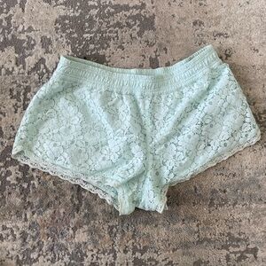 Aritzia Talula lace shorts